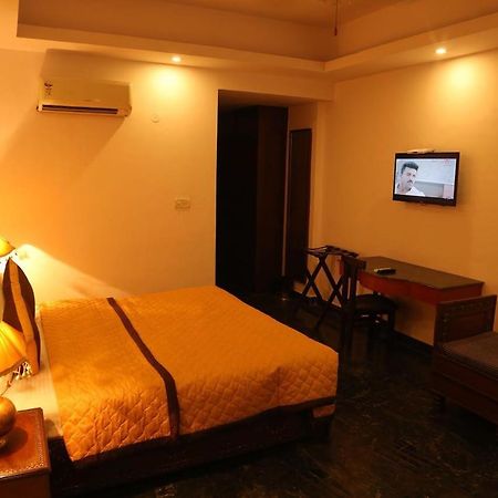 Magsons Resorts Vrindavan Kosi Exterior photo
