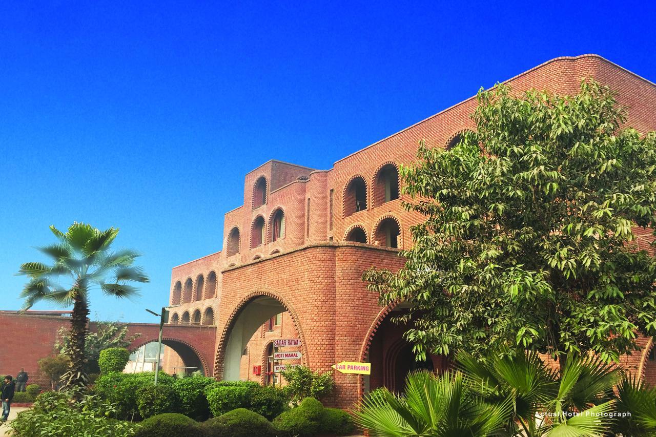 Magsons Resorts Vrindavan Kosi Exterior photo